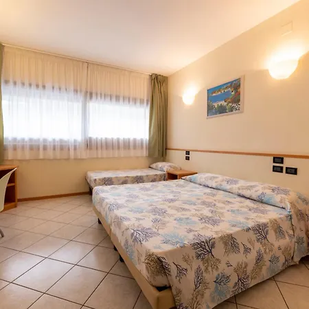 Degli Ulivi 3*