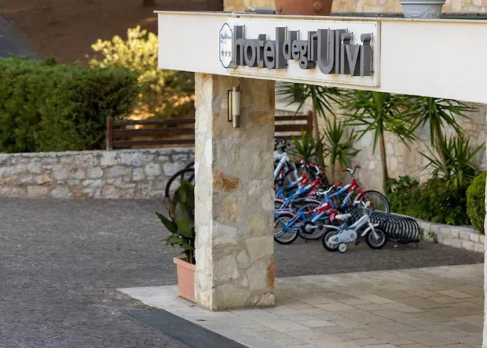 Degli Ulivi فيستَ