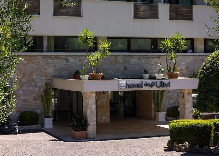 Degli Ulivi فيستَ